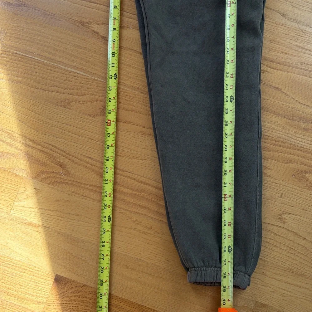 Taylor Swift Urban Outfitters Sweatpants size M brownish green - Picture 8 of 8